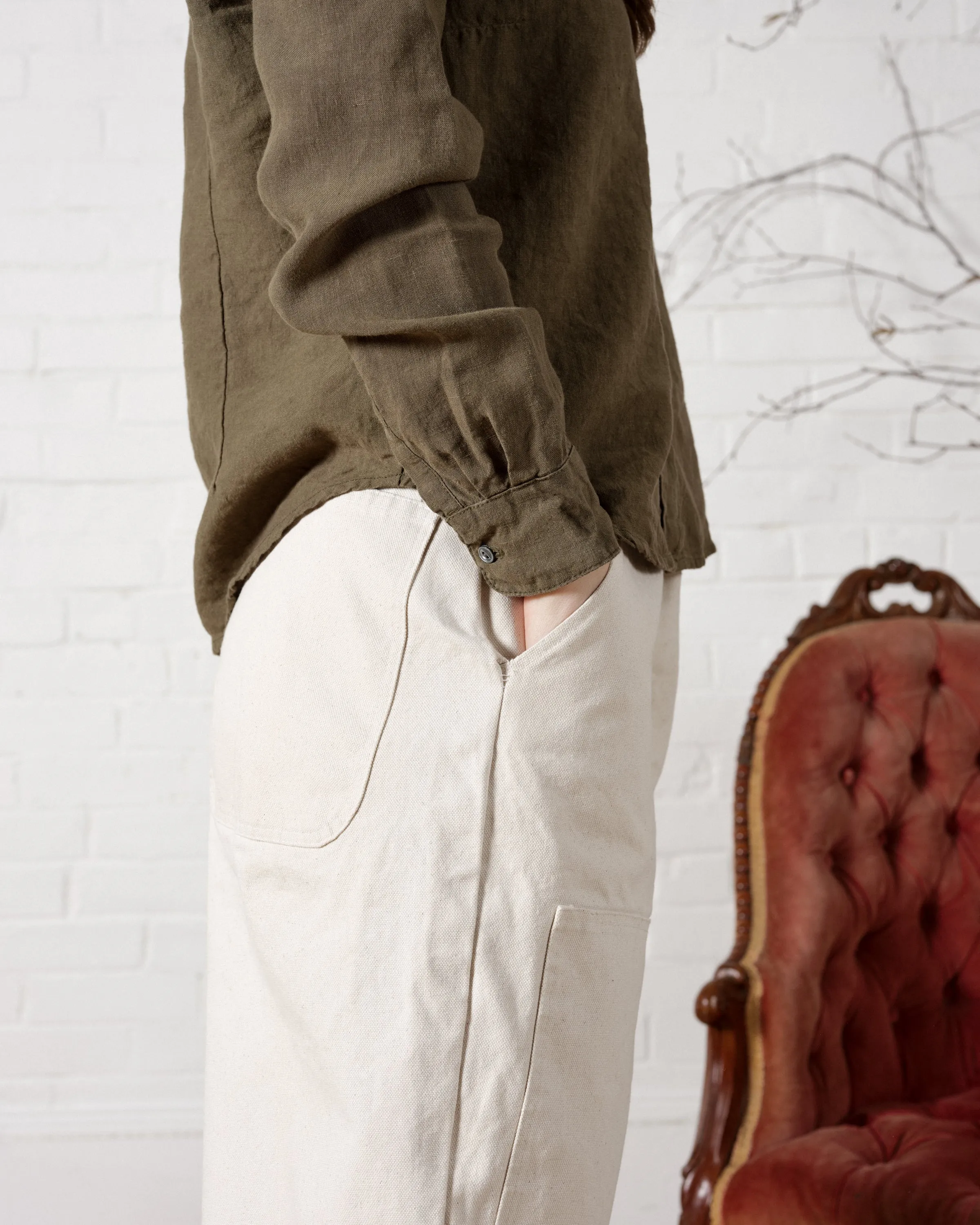 Sure! To optimize the title of a garden pant for an e-commerce product, lets include descriptive modifiers that highlight its key features. Heres an improved title:

Durable, Water-Resistant Garden Pants with Knee Pads for Outdoor Work

This optimized title provides potential buyers with a clear understanding of the products benefits, such as durability, water resistance, and comfort for outdoor tasks.