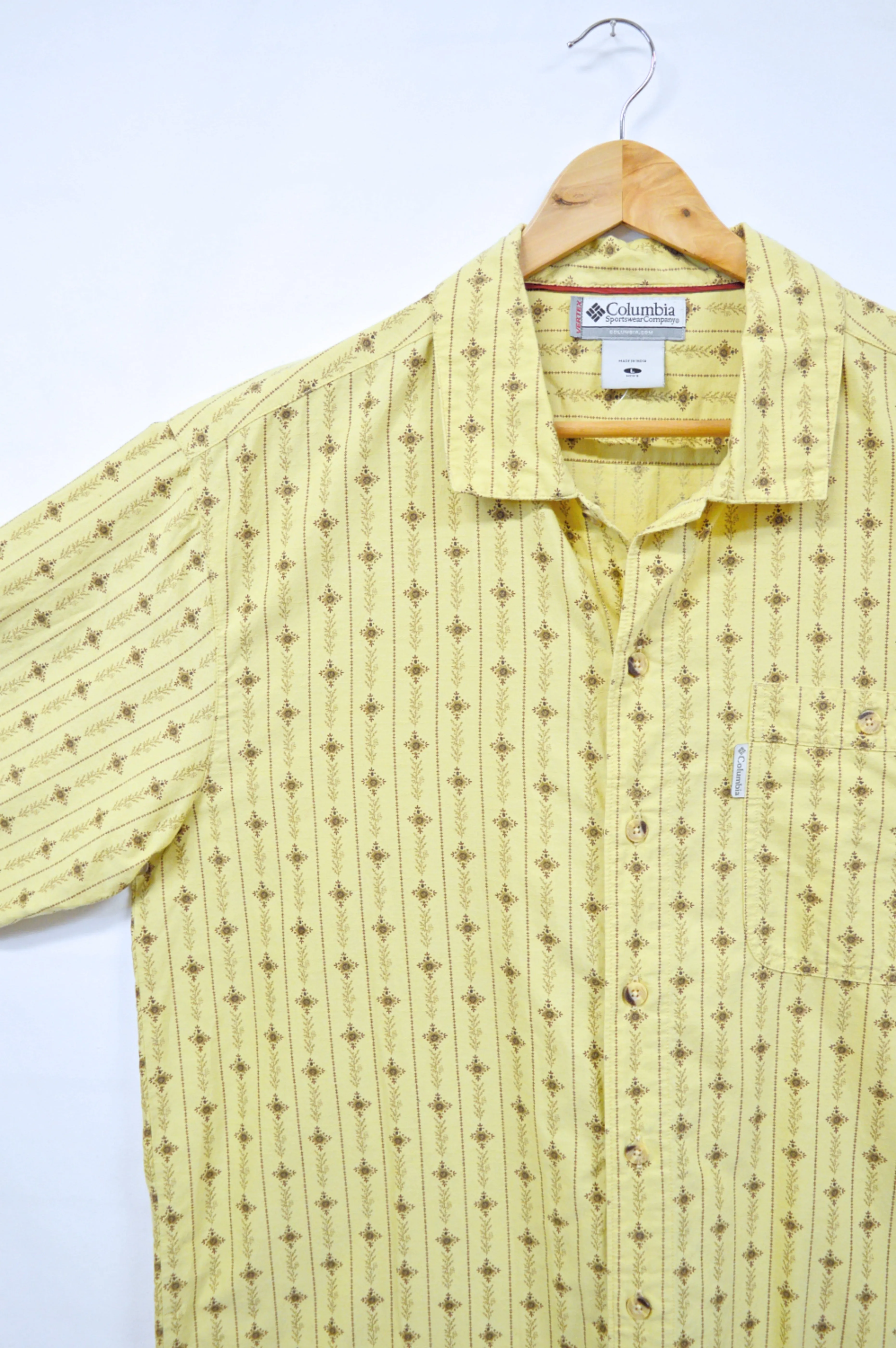 Men's Columbia Sportswear Printed Short Sleeve Button Down Collared Shirt | L